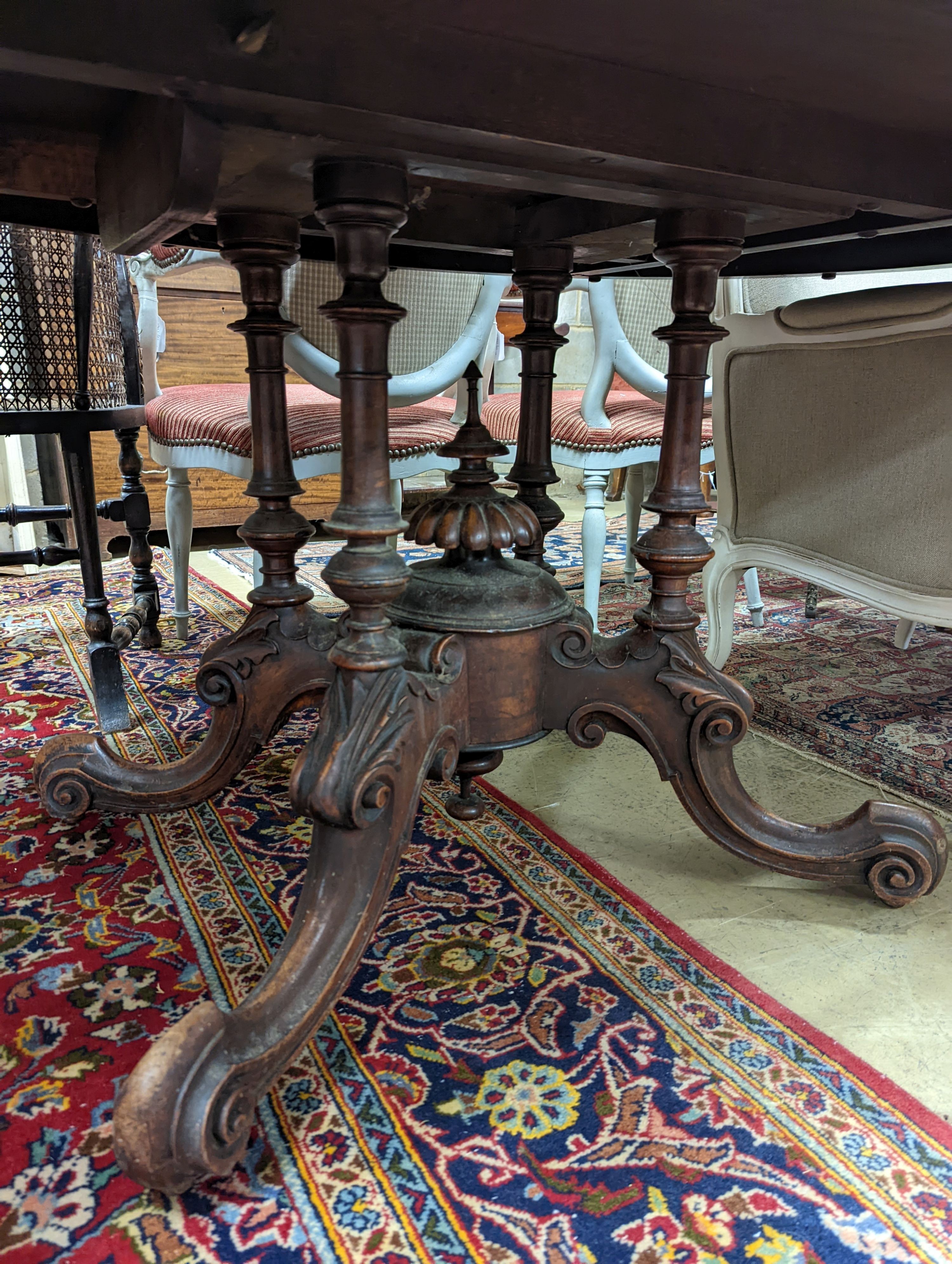 A Victorian inlaid figured walnut and Tunbridge ware oval loo table, width 134cm, depth 100cm, height 70cm